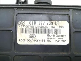 Volkswagen Golf IV Sterownik / Moduł skrzyni biegów 01M927733LT