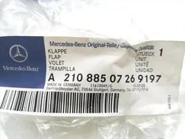 Mercedes-Benz E AMG W210 Zaślepka spryskiwacza lampy przedniej A2108850726