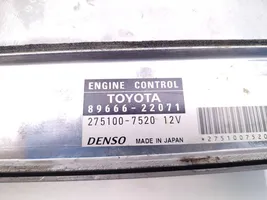 Toyota Matrix (E130) Блок управления двигателя 89666-22071