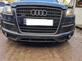 Audi Q7 4L Priekio detalių komplektas 