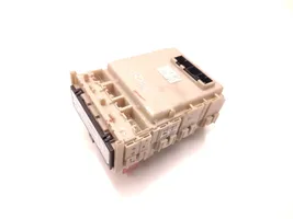 Toyota Avensis T270 Module de fusibles 82730-05150