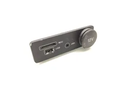 Jaguar XE USB-pistokeliitin FK72-19C166-BC