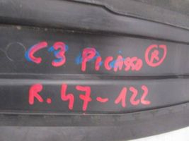 Citroen C3 Picasso Supporto/guarnizione in poliuretano espanso del parafango 9684100480