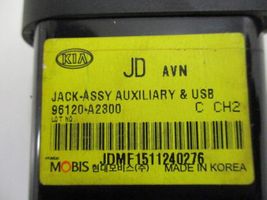KIA Ceed Connettore plug in AUX 96120-A2300