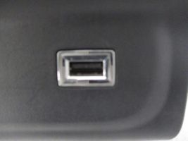 Citroen C3 USB savienotājs 9829485677