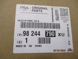 Citroen C4 Cactus Priešrūkinio žibinto apdaila/ grotelės 9824479077