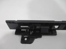 Renault Megane III Support de fixation de coffre/hayon 849500003R