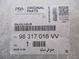 Peugeot 208 Modanatura separatore del paraurti anteriore 9831701680