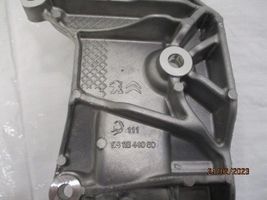 Peugeot Expert Generaattorin/laturin kiinnike 9811844080