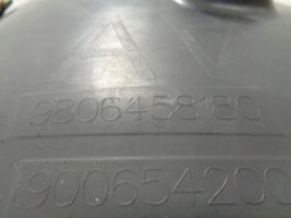 Citroen C4 Grand Picasso Pare-boue passage de roue avant 9806458180