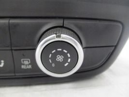 Opel Crossland X Panel klimatyzacji 39093050