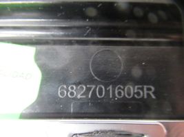 Renault Captur Radion/GPS-laitteen pääyksikön kehys 682701605R