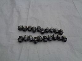 Ford Mondeo MK V Anti-theft wheel nuts and lock 