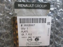 Opel Movano B Protezione anti spruzzi/sottoscocca del motore 758908249R