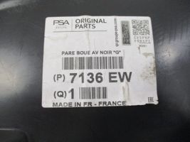 Citroen C4 Grand Picasso Pare-boue passage de roue avant 7136EW