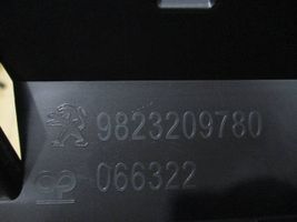 Peugeot 208 Izolacja termiczna / wygłuszenie pokrywy / maski silnika 9823209780