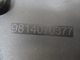 Peugeot 5008 II Listwa błotnika tylnego 9814070377