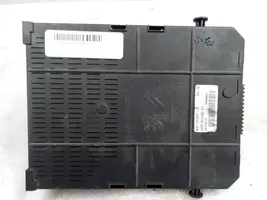 Peugeot 307 Module de fusibles 9664476480