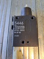 Toyota Avensis T220 Moteur verrouillage centralisé 6915005010