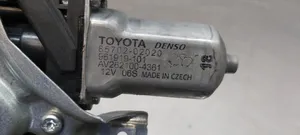 Toyota Avensis T270 Takaoven ikkunan nostin moottorilla 6983005131