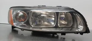 Volvo XC70 Lampa przednia 30698836