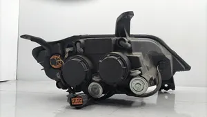 Mazda 2 Lampa przednia DG4051040B