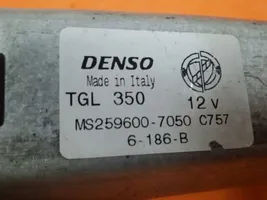 Fiat Croma Moteur d'essuie-glace arrière 0051751856