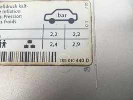 Volkswagen Jetta V Tapa del depósito de combustible 1K5809857