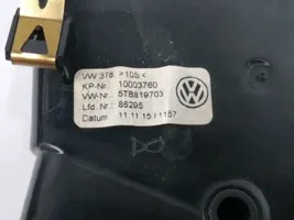 Volkswagen Touran II Dysze / Kratki środkowego nawiewu deski rozdzielczej 5TB819703