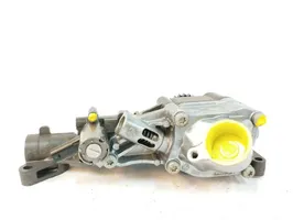 Mercedes-Benz A W176 Pompe à huile A2701800601