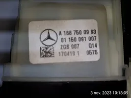 Mercedes-Benz GLA W156 Poignée de coffre hayon arrière A1667500993