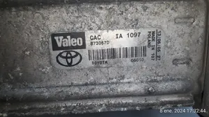 Toyota Corolla E110 Välijäähdyttimen jäähdytin 873067D