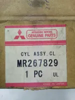 Mitsubishi L200 Główny cylinder sprzęgła MR267829