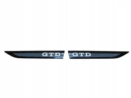 Volkswagen Golf VIII Rivestimento paraspruzzi passaruota anteriore 5H0853688B