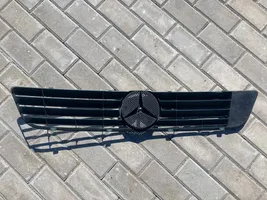 Mercedes-Benz Vito Viano W638 Etupuskurin ylempi jäähdytinsäleikkö A6388880515
