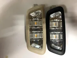 Mercedes-Benz GLC X253 C253 Rivestimento della console di illuminazione installata sul rivestimento del tetto A0009064301