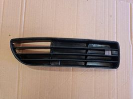 Audi A4 S4 B5 8D Mascherina inferiore del paraurti anteriore 8D0807346B