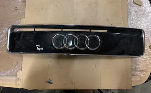 Audi A2 Front bumper upper radiator grill 8Z0853321