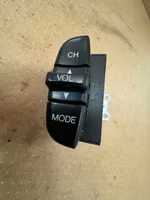 Honda CR-V Ohjauspyörän painikkeet/kytkimet 6019411
