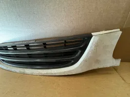 Toyota Avensis Verso Grille calandre supérieure de pare-chocs avant 5311105030