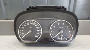 BMW 1 E81 E87 Speedometer (instrument cluster) 697464501