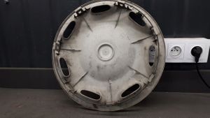 Volvo 440 R14 wheel hub/cap/trim 472165