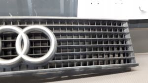 Audi 80 90 B2 Grille calandre supérieure de pare-chocs avant 893805584