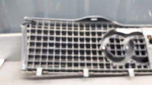 Audi 80 90 B2 Front bumper upper radiator grill 893805584