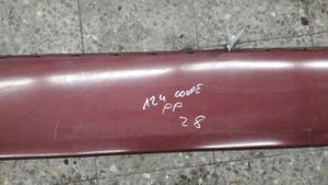 Mercedes-Benz E W124 Moulure de porte avant 1246902240