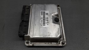 Volkswagen Polo IV 9N3 Dzinēja vadības bloks 0281011075