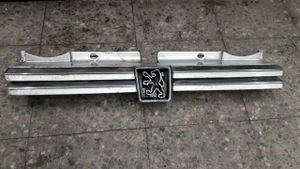 Peugeot 605 Front bumper upper radiator grill 