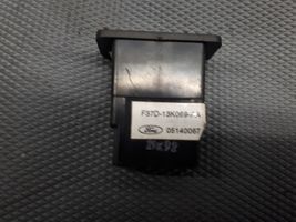 Ford Explorer Przycisk / Pokrętło regulacji świateł F37D13K069AA