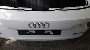 Audi A4 S4 B9 8W Tylna klapa bagażnika 8W9827337