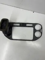 Volkswagen Tiguan Radion/GPS-laitteen pääyksikön kehys 5N0858071E